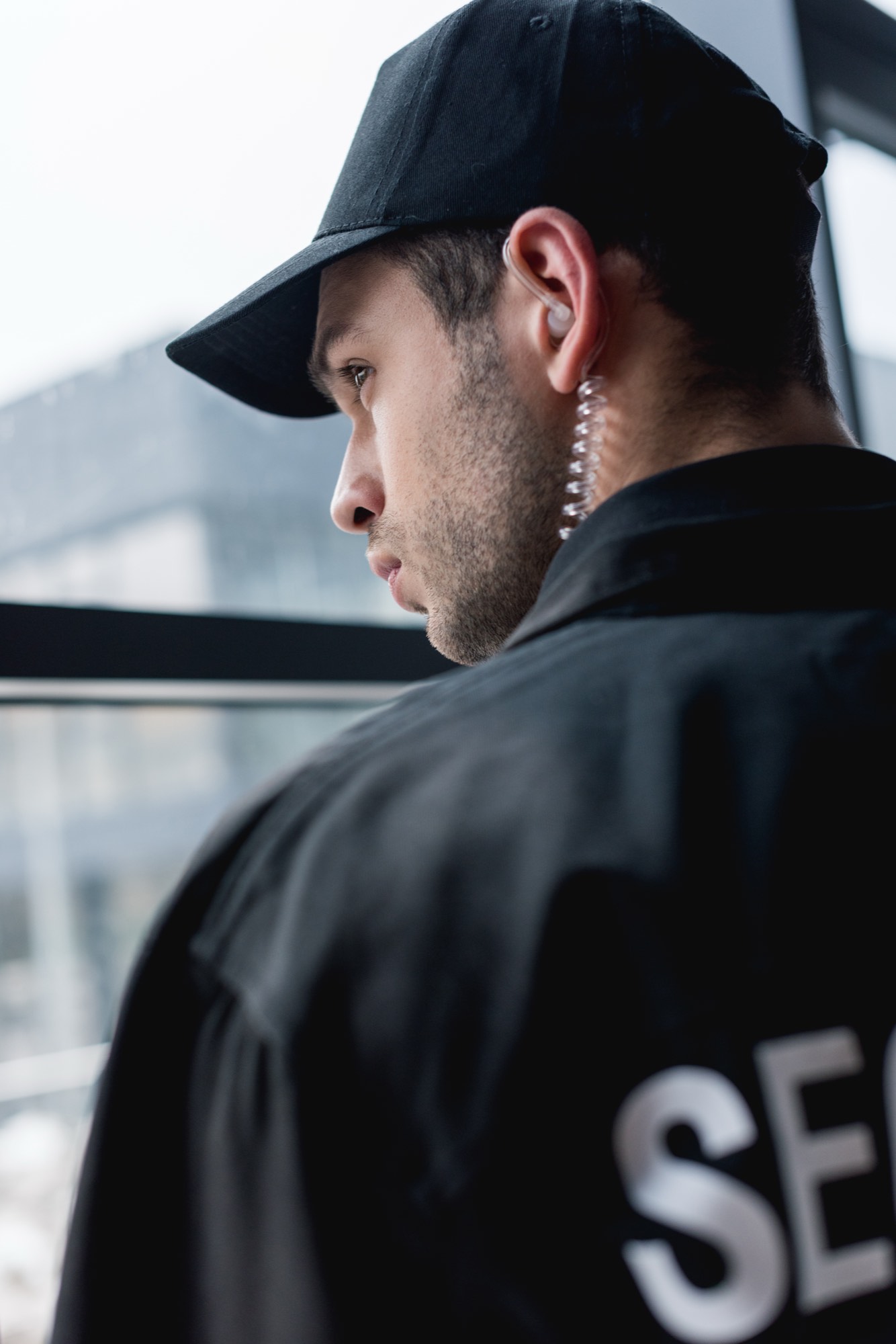 Sicherheitsmitarbeiter mit Headset